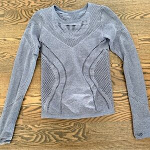 Womens Alo workout top